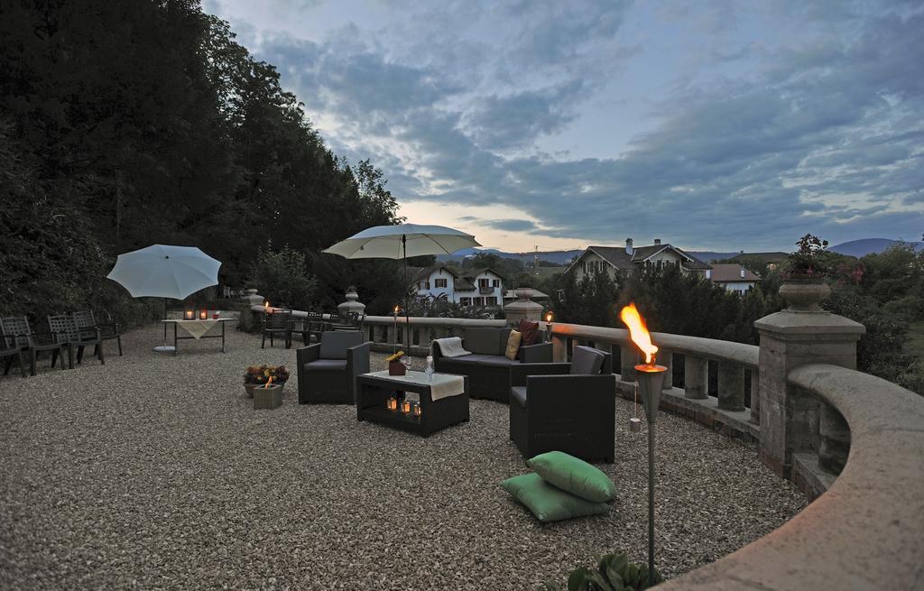 Hotel Restaurant Le Chalet Cortaillod ภายนอก รูปภาพ