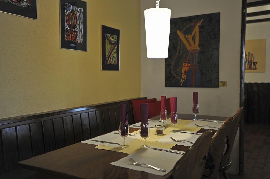 Hotel Restaurant Le Chalet Cortaillod ภายนอก รูปภาพ