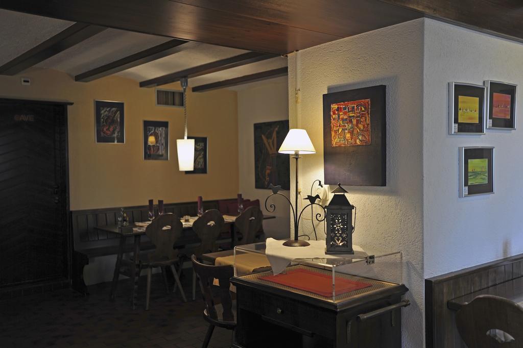 Hotel Restaurant Le Chalet Cortaillod ภายนอก รูปภาพ